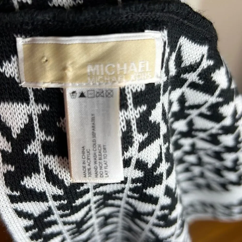 MICHAEL Michael Kors Signature Stripe Infinity Loop Scarf Black White One Size